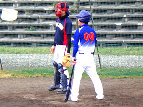 富士ホームエナジーの福利厚生の一環である軟式野球同好会による活動の１シーン